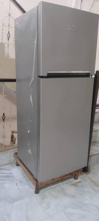 Dawlance Medium Size Fridge energy Saver 100watt