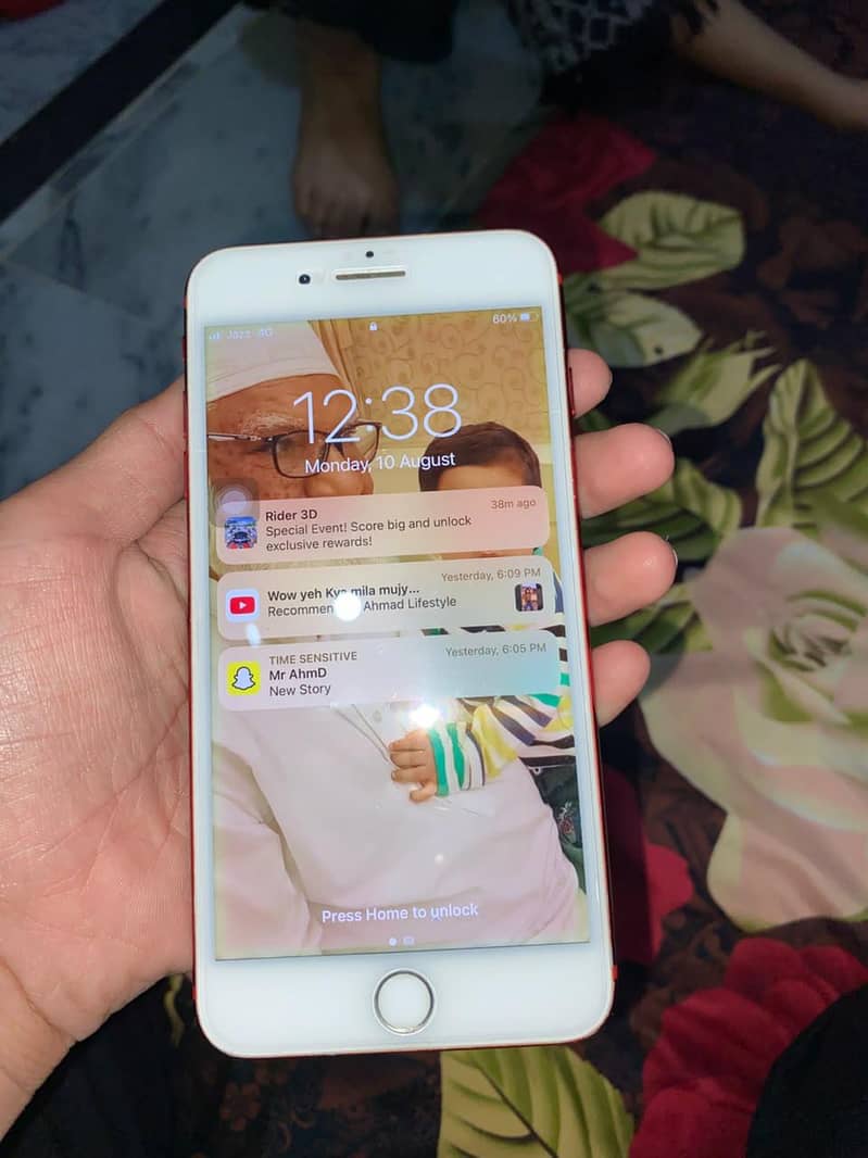 Apple iPhone 7 Plus 0