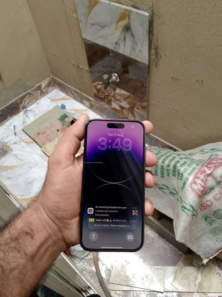 Apple iPhone 14 Pro 2