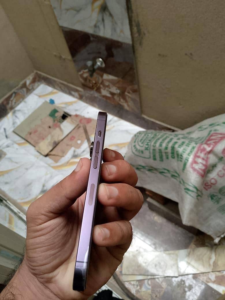 Apple iPhone 14 Pro 4