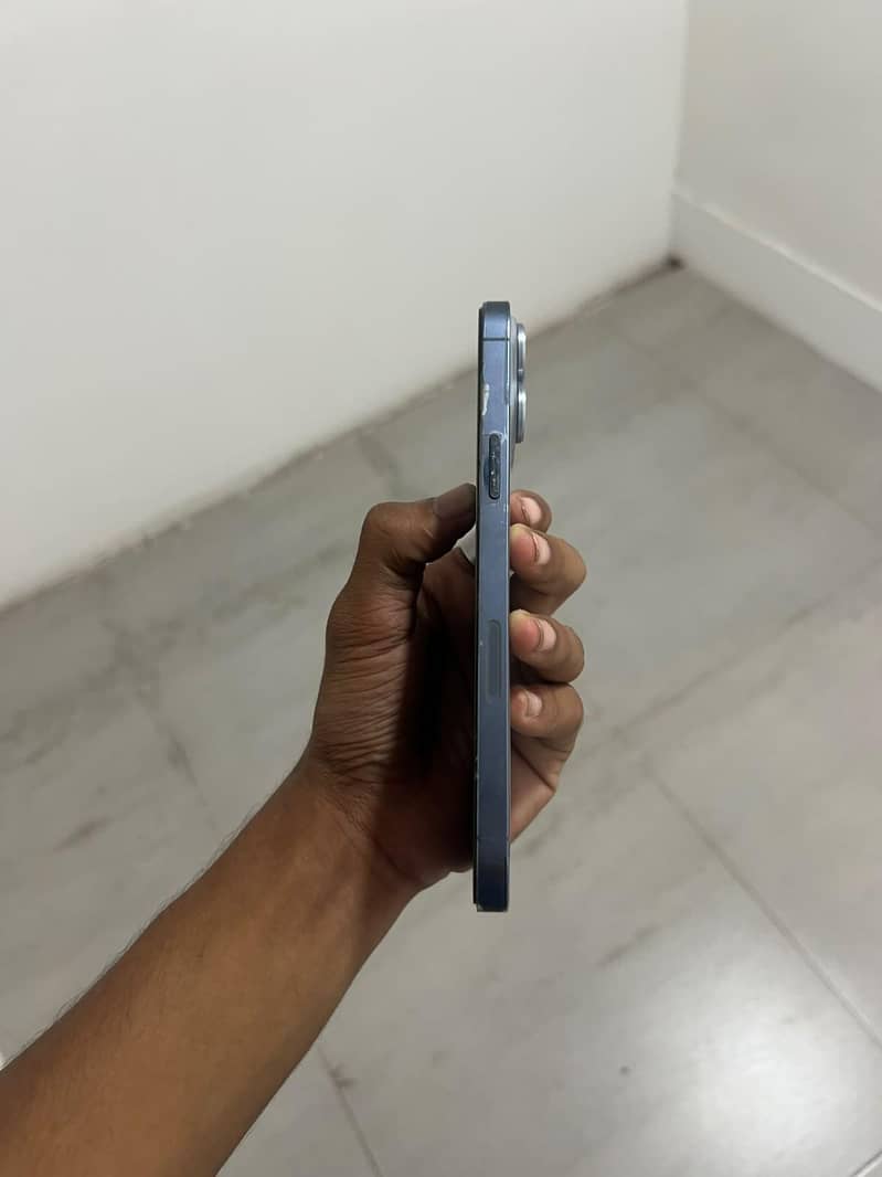 BApple iPhone 13 Pro Max 1