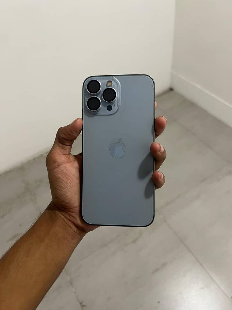 BApple iPhone 13 Pro Max 2