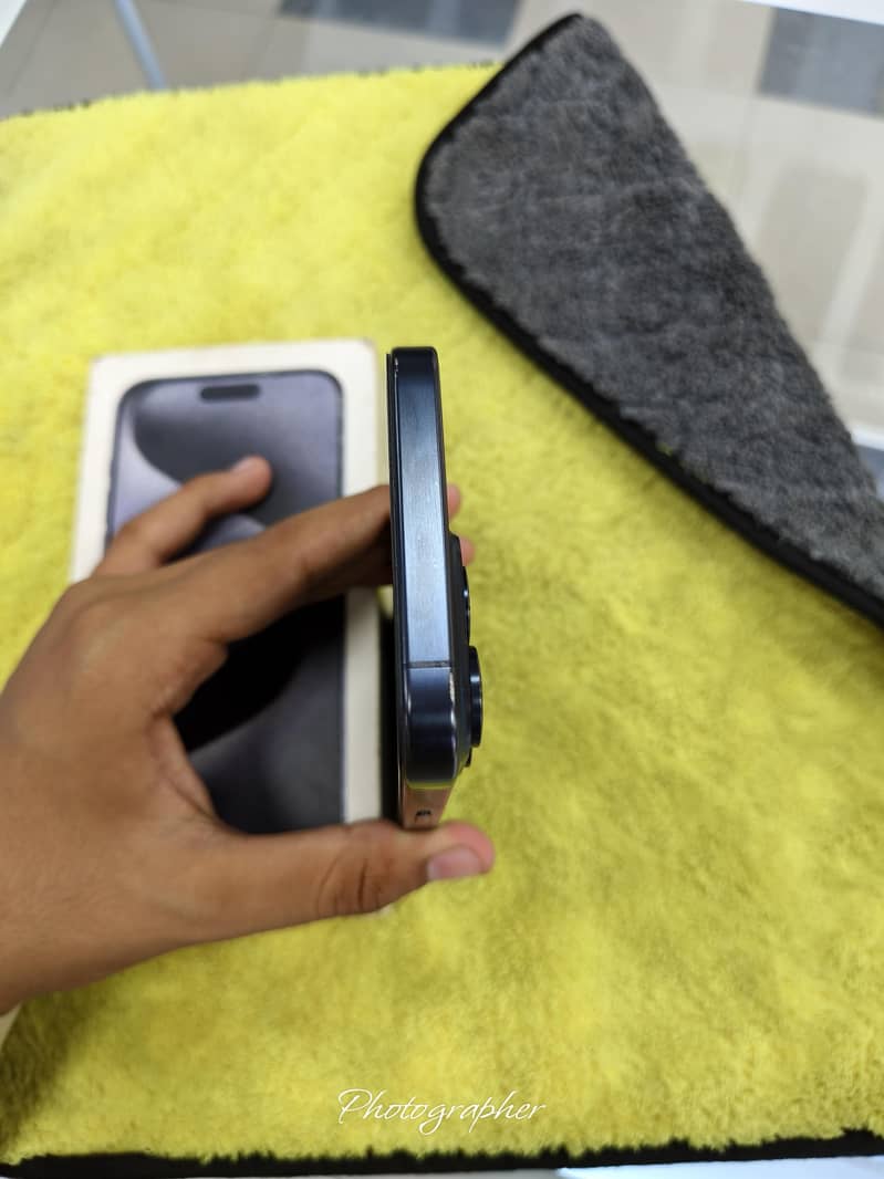 Apple iPhone 15 Pro Max 2