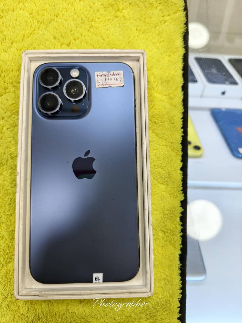 Apple iPhone 15 Pro Max 3