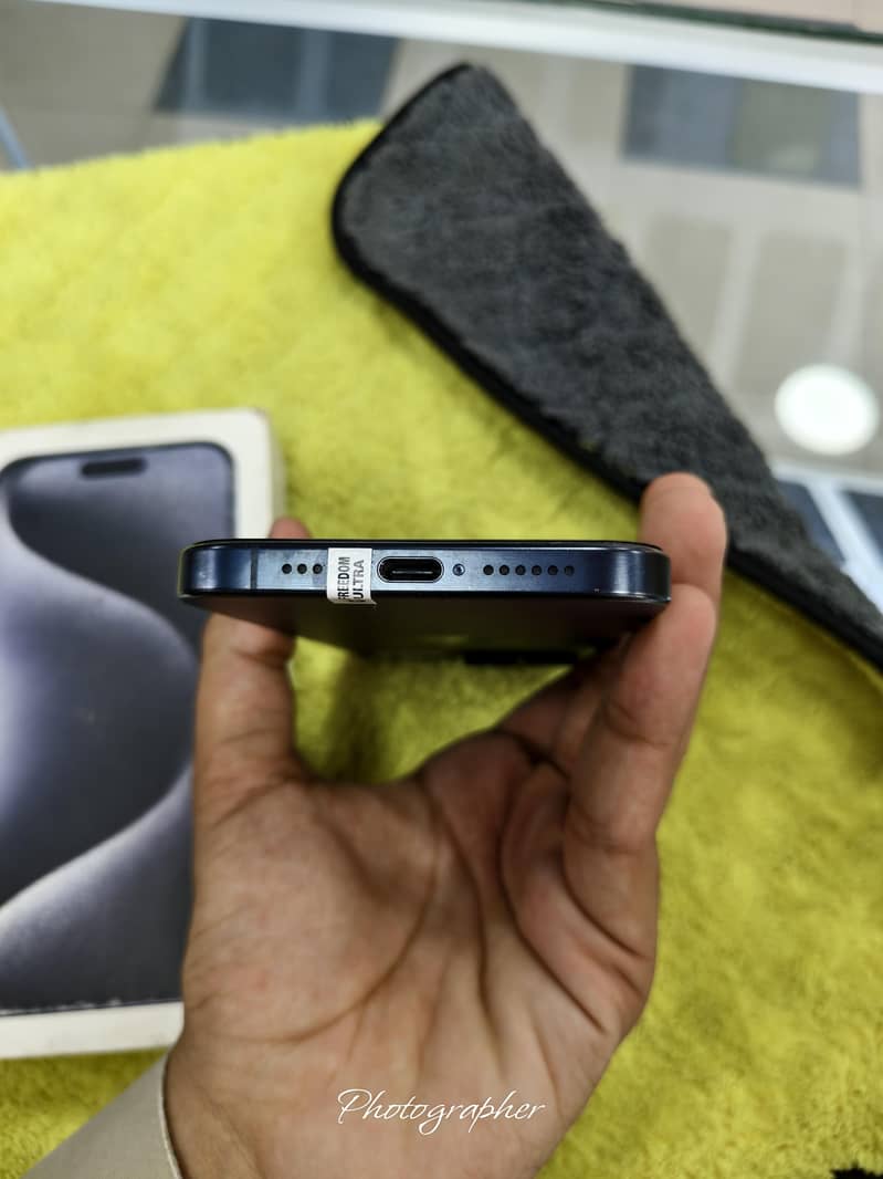 Apple iPhone 15 Pro Max 4