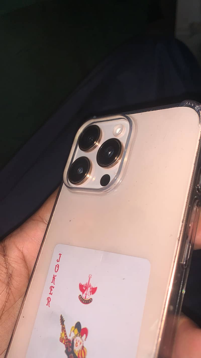 Apple iPhone 16 Pro Max 5
