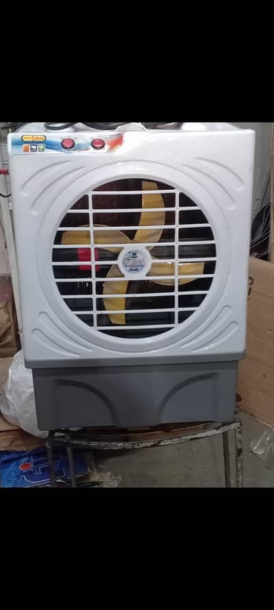 Air cooler small size saath mein supply bhi hai