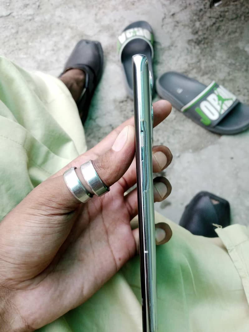 One Plus 9 Pro 5G 2
