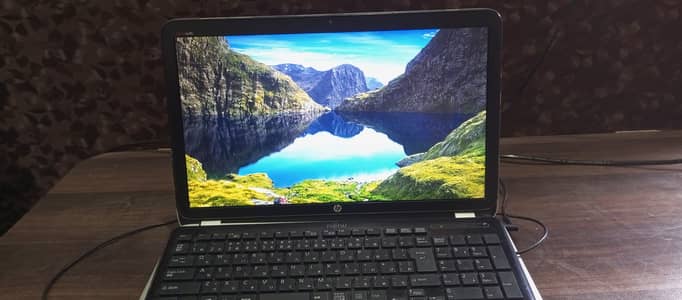 Hp Envy 17'3 inch i7 4th Gen 12 gb Ram 128ssd