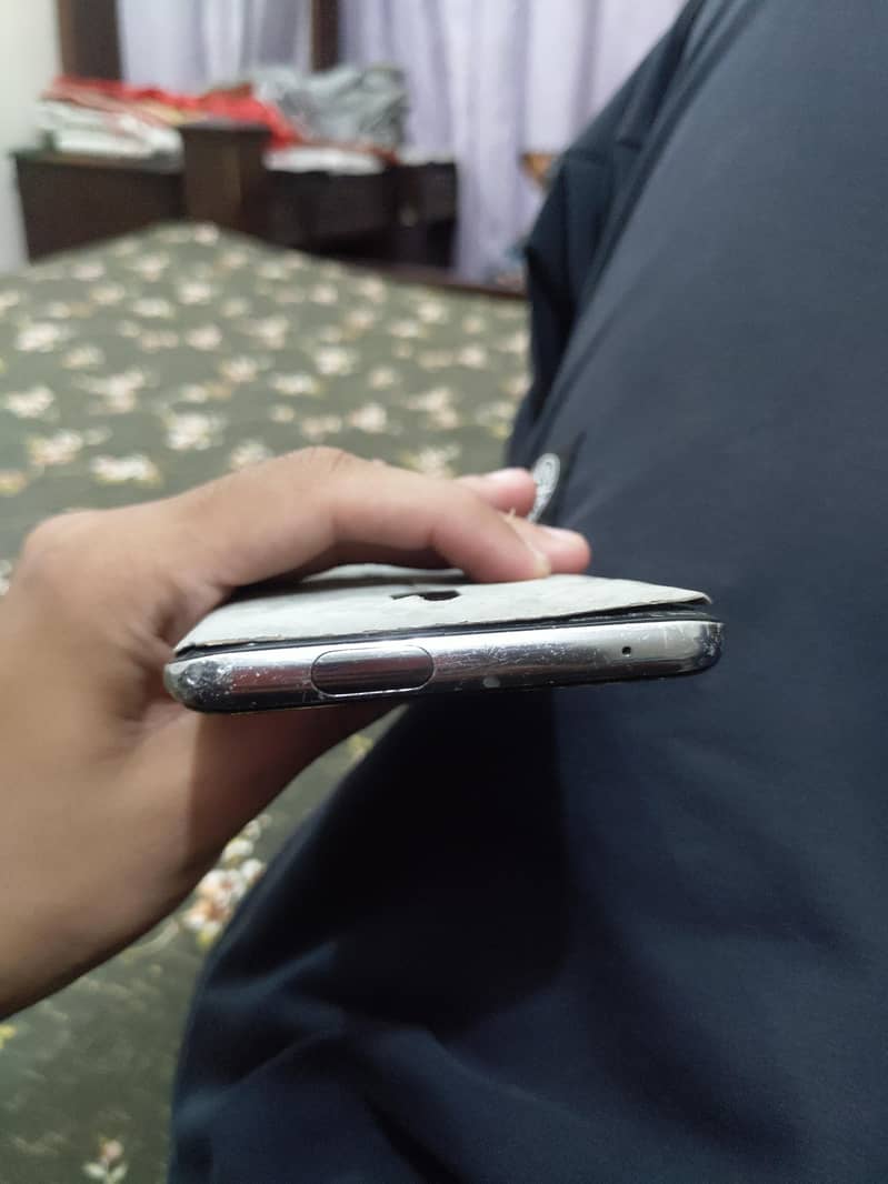 One Plus 7 Pro 4
