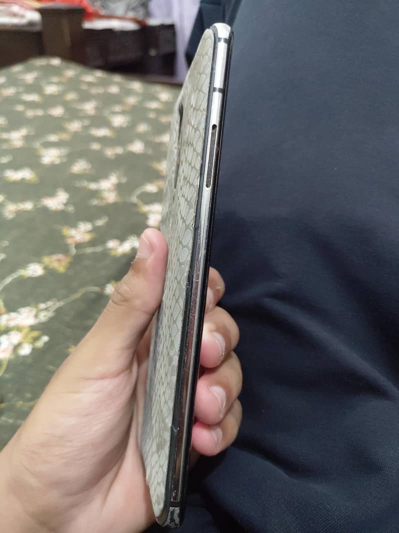 One Plus 7 Pro 5