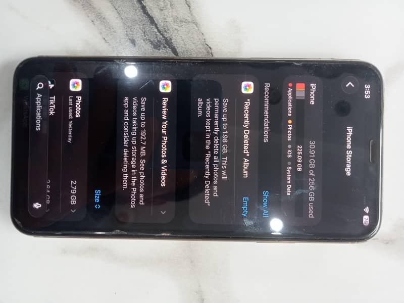 Apple iPhone 11 Pro Max 3