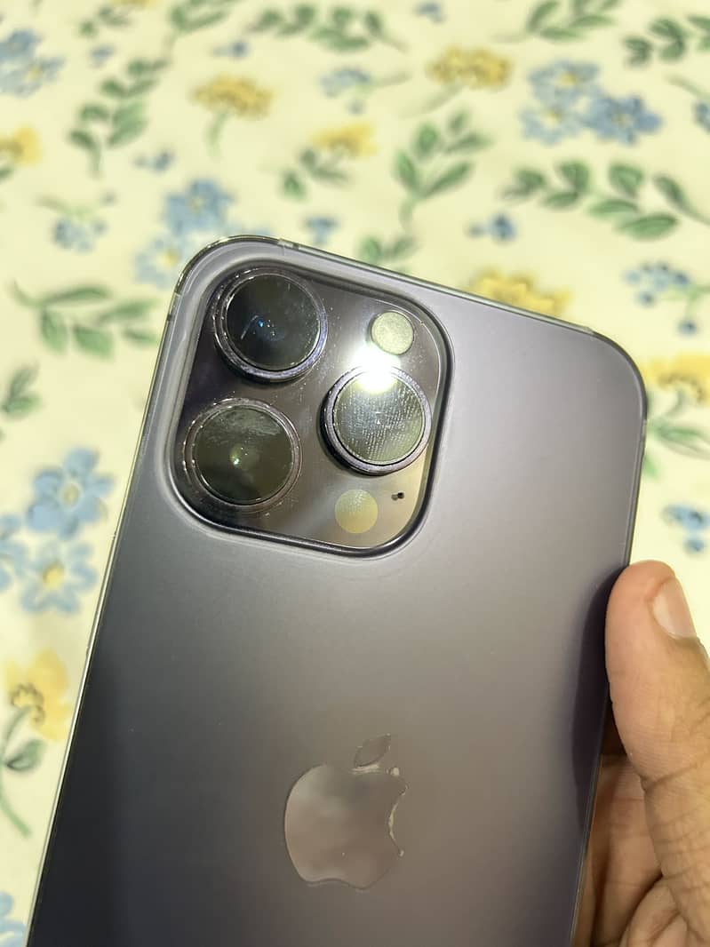 Apple iPhone 14 Pro Max 1