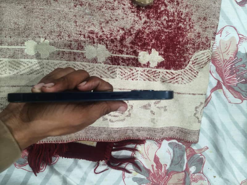 Apple iPhone 12 0