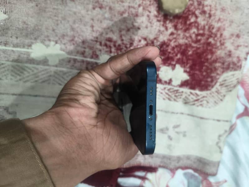 Apple iPhone 12 1