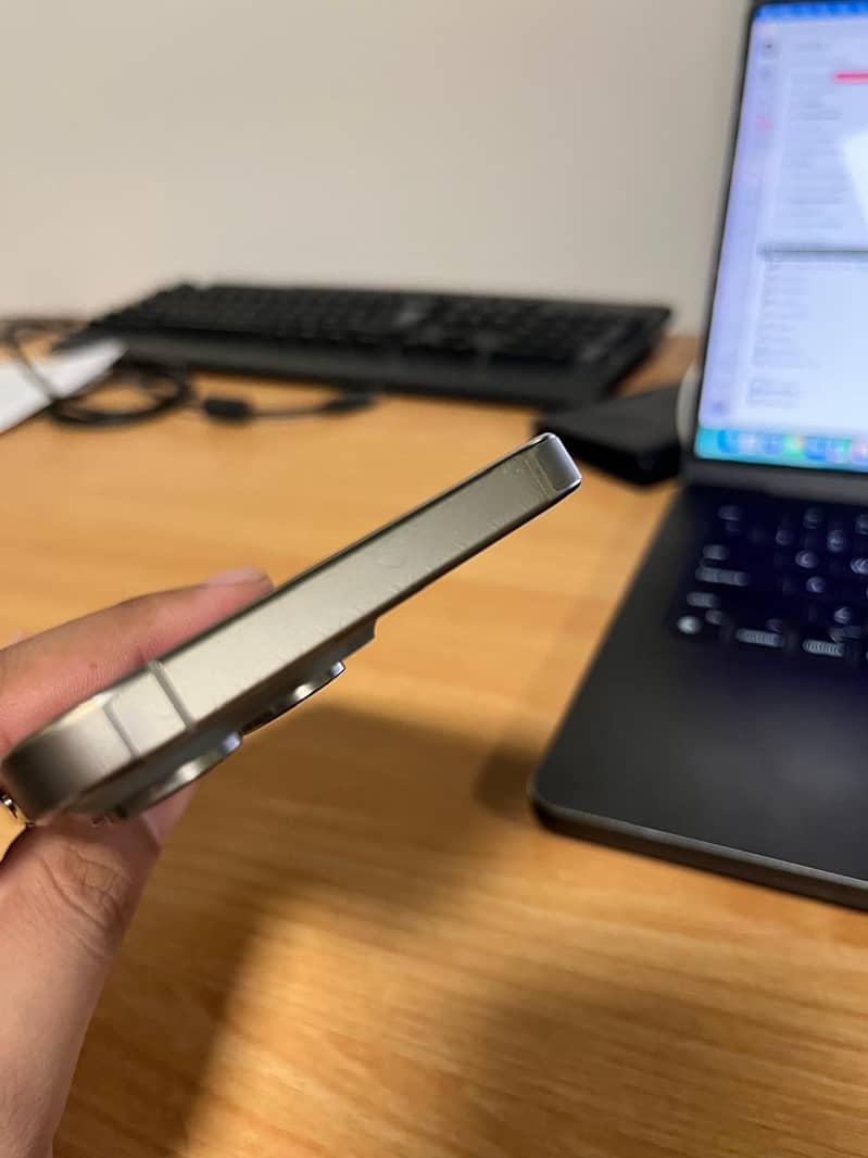 Apple iPhone 15 Pro Max 3
