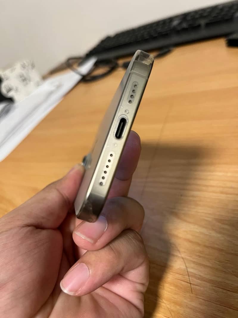Apple iPhone 15 Pro Max 5