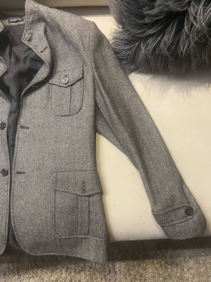 Grey padded shoulder jacket 3