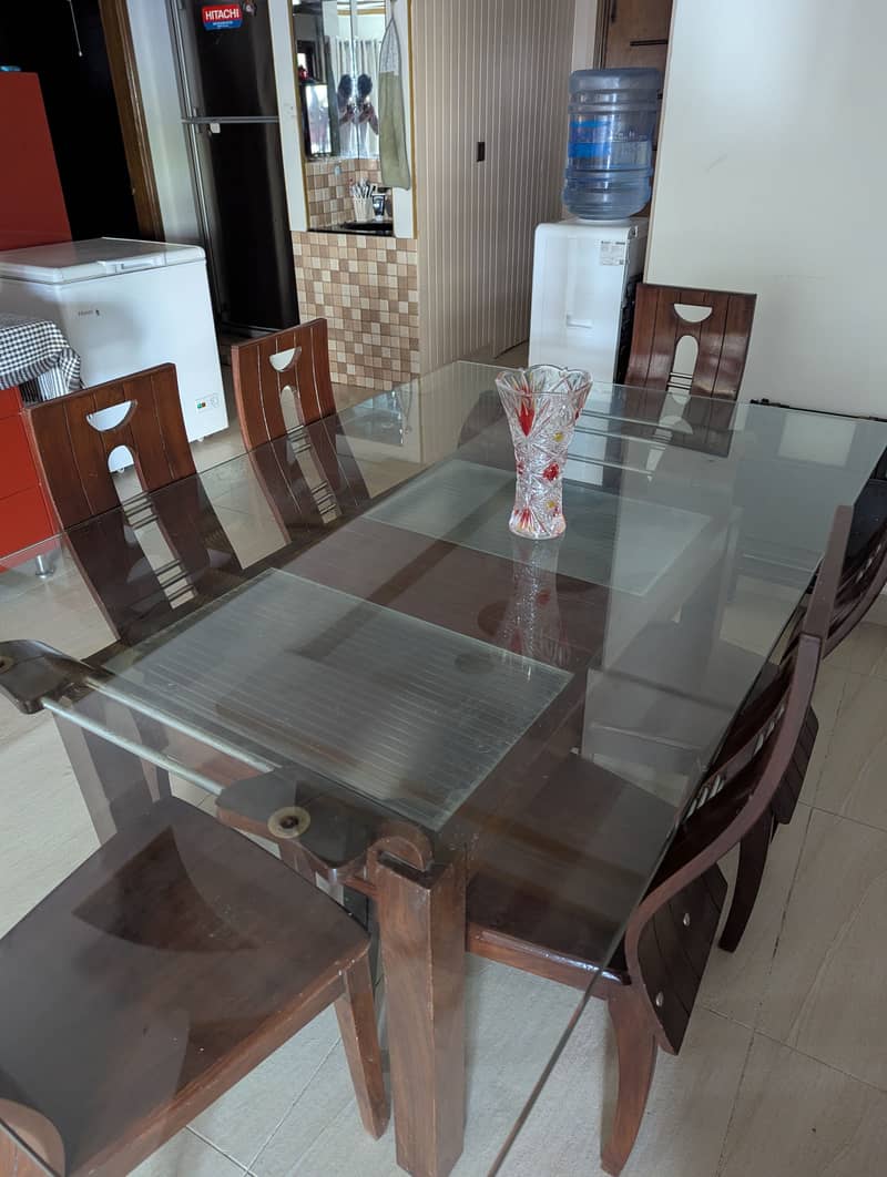 Dining table and small central table 15