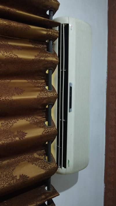 1.5 Ton Split AC – Excellent Working Condition – 100% Original Parts