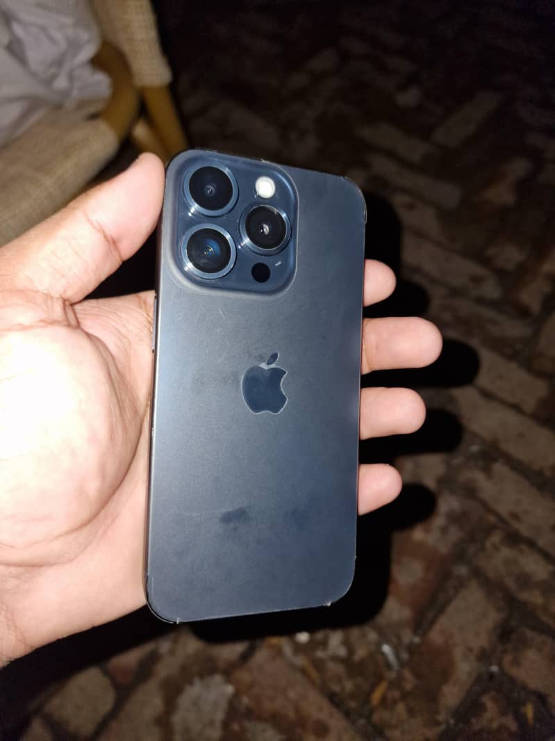 Apple iPhone 15 Pro 2