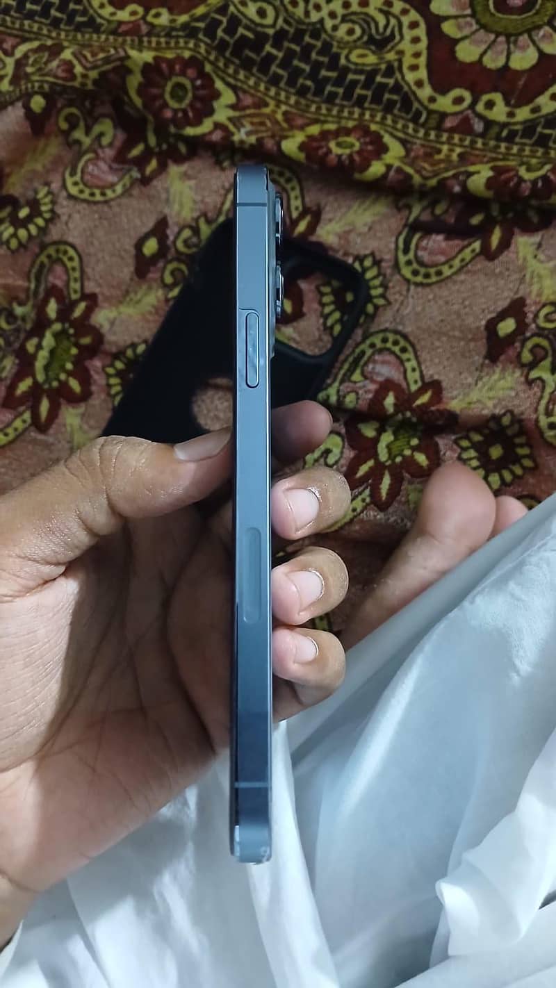 Apple iPhone 13 Pro Max 3