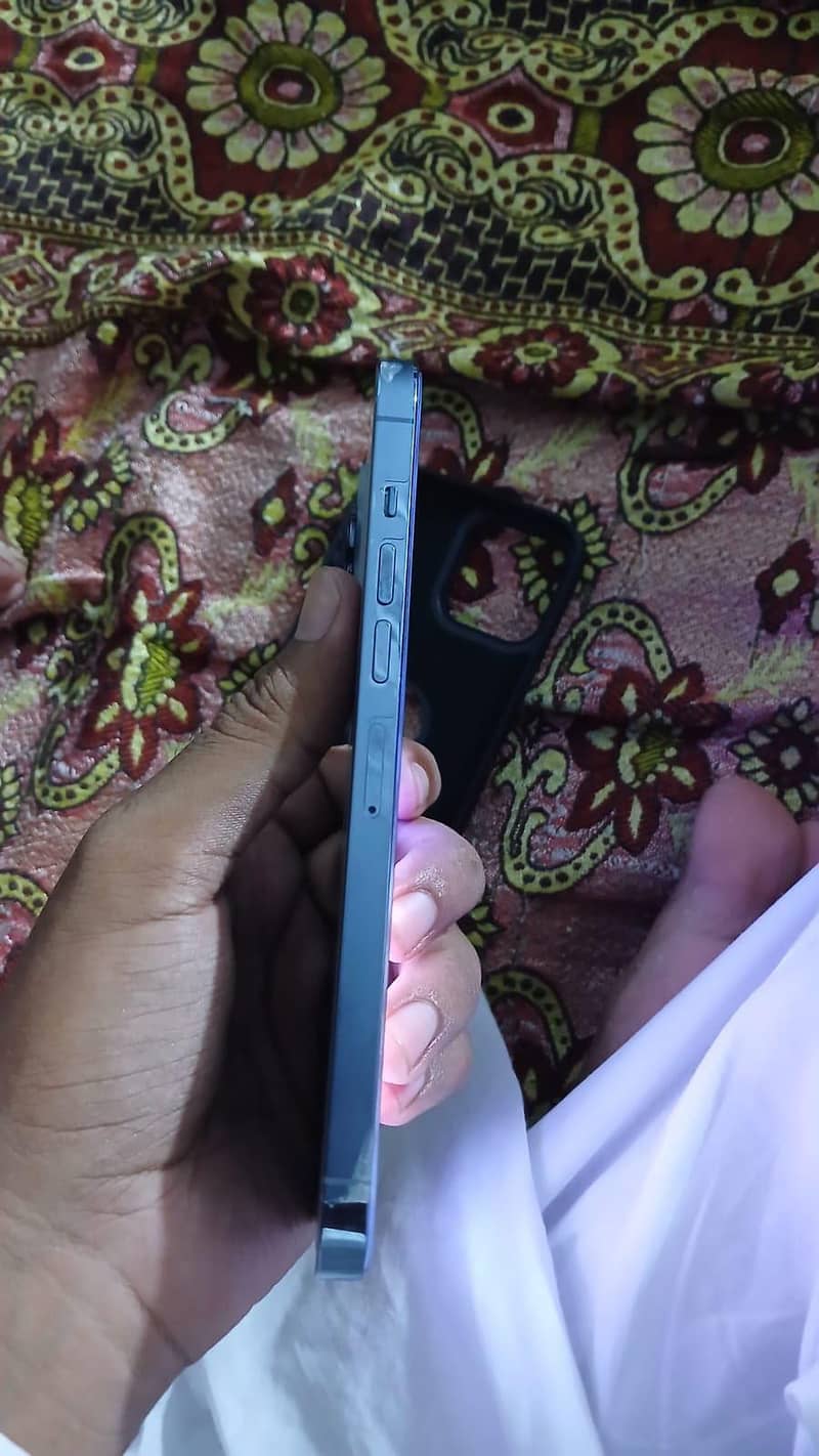 Apple iPhone 13 Pro Max 5