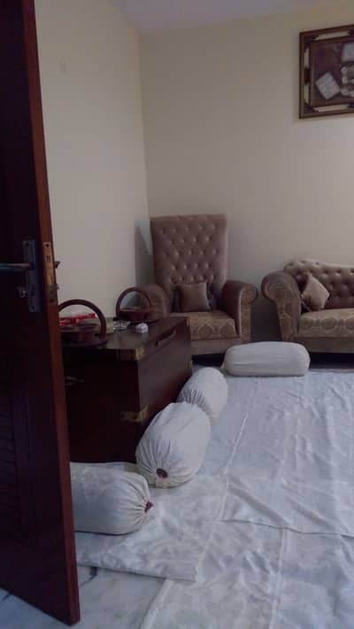 Beautiful 7-Seater Tufted Velvet Sofa Set for Sale (Excellent Conditi