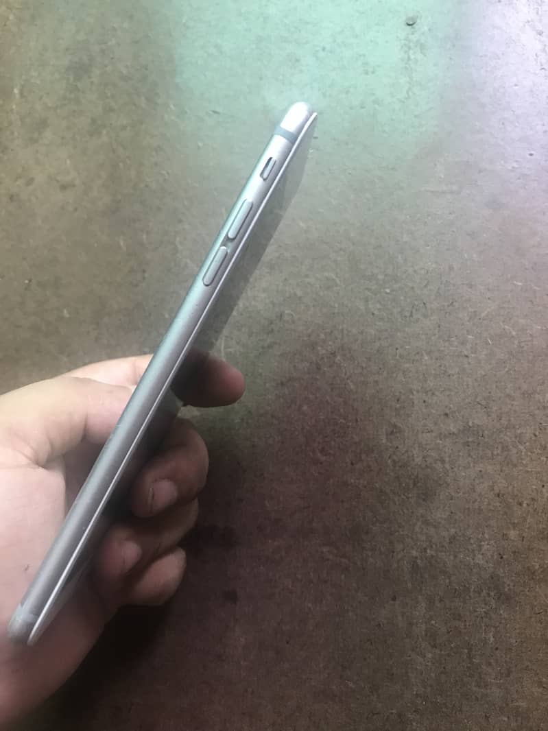 Apple iPhone 6S Plus 2