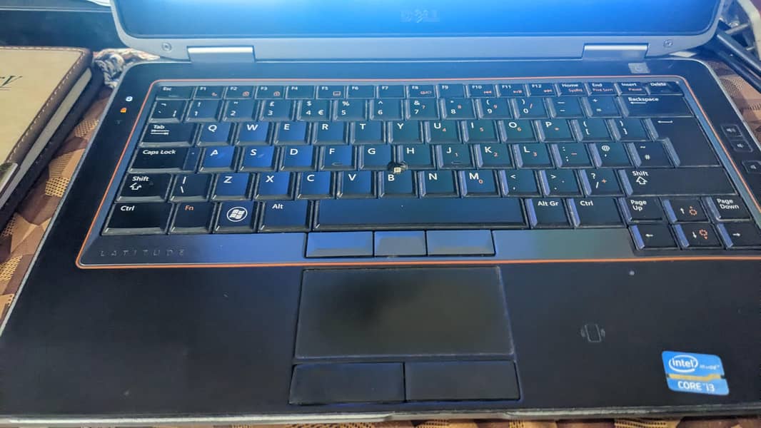 Dell Latitude e6320 2