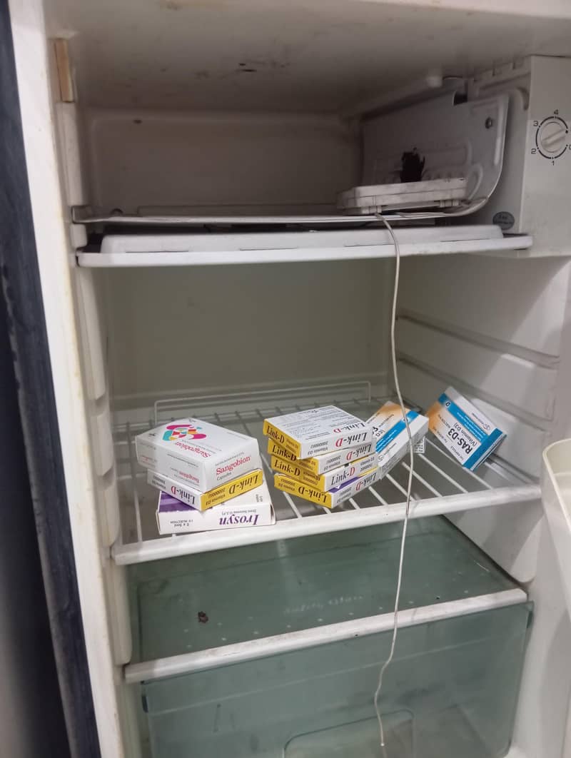 office mini fridge 1