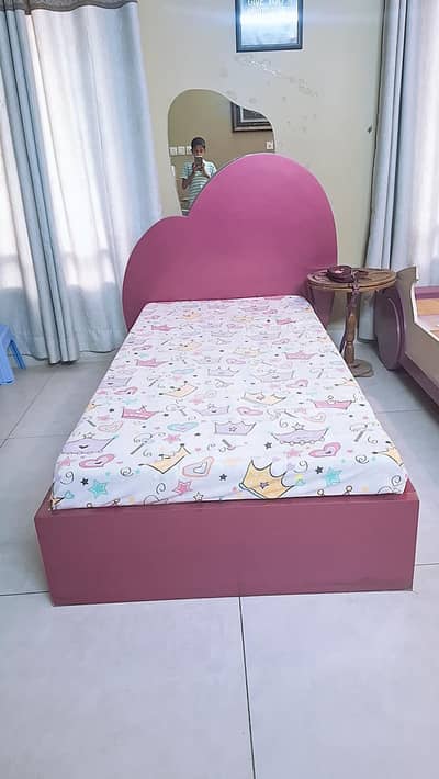 deco paint princes bed in bright pink colour with mattres in good cond
