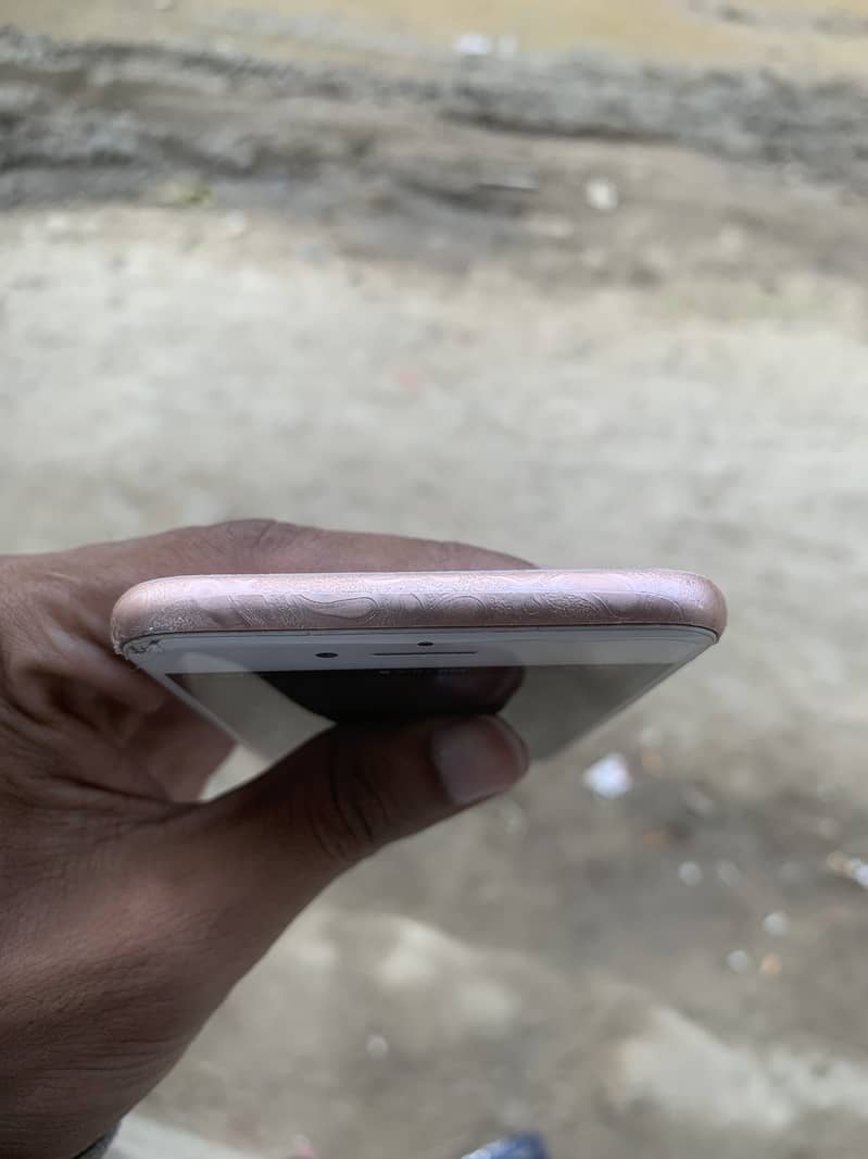 Apple iPhone 8 3