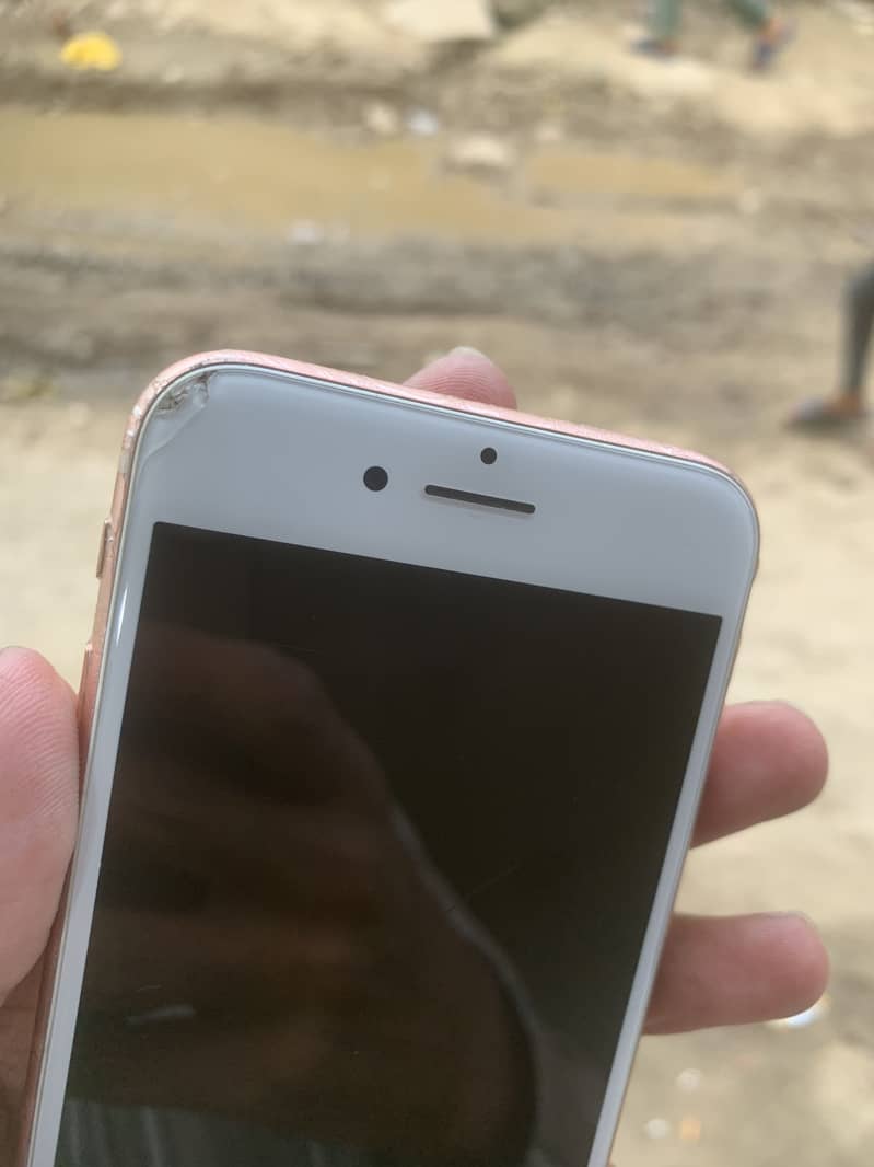 Apple iPhone 8 4