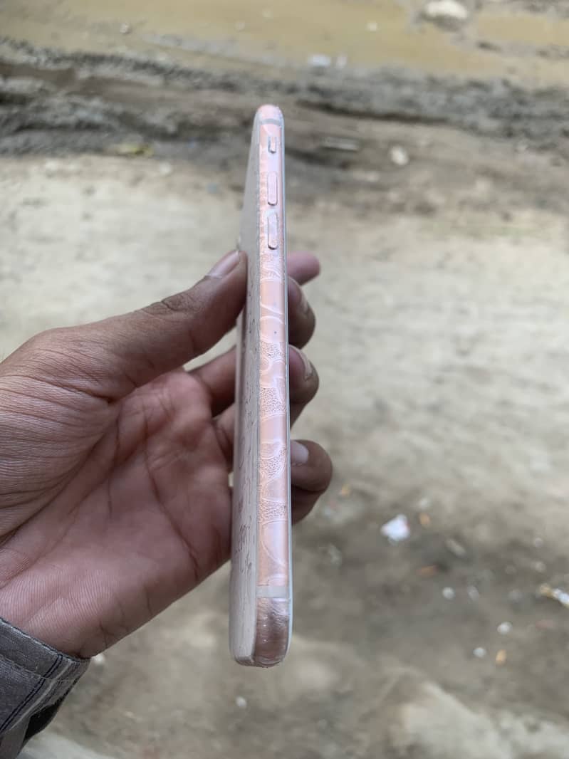 Apple iPhone 8 5