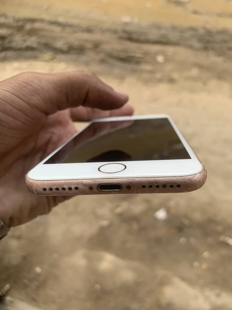 Apple iPhone 8 6