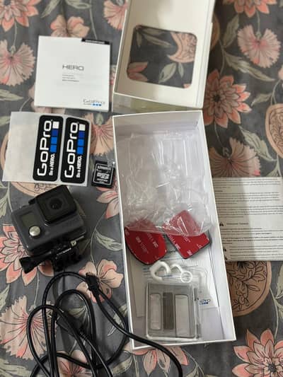 Go Pro Hero hwbl + 32GB SD card NEW with all Accessories