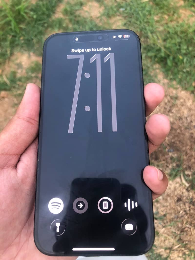 Apple iPhone 16 Pro Max 2