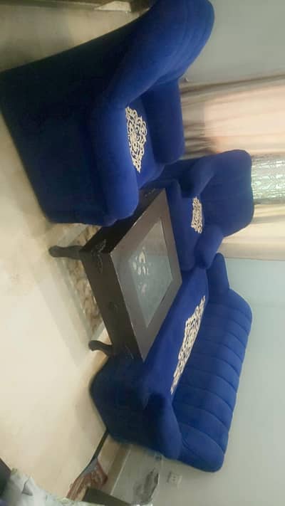 5 seater sofa with table