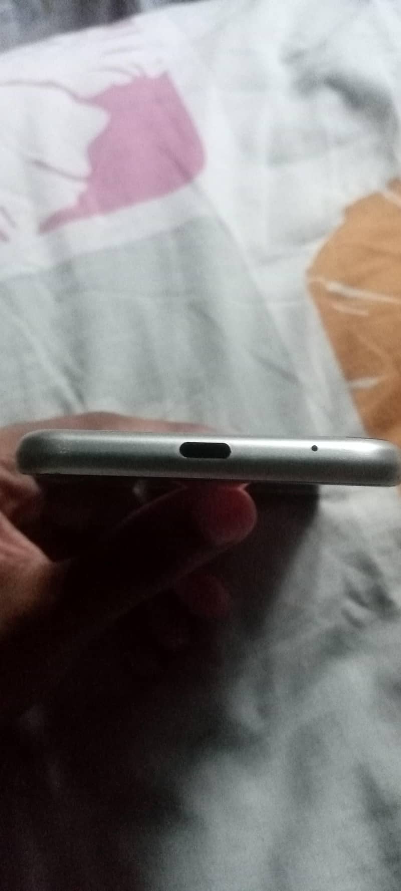 Sharp Aquos Sense 6