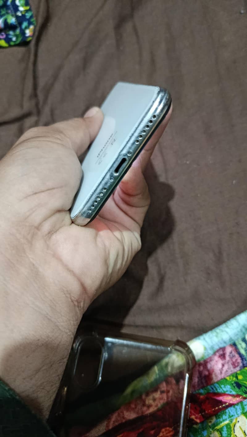 Apple iPhone X 5