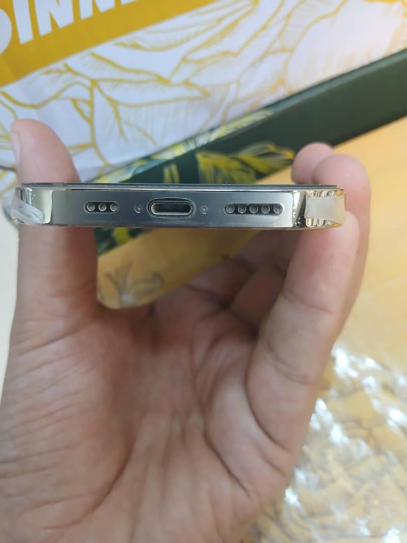 Apple iPhone 14 Pro 4