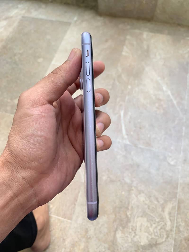 iPhone 11 2