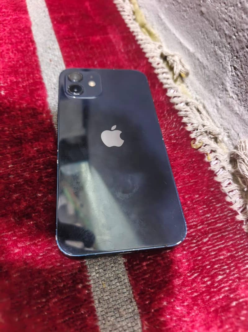 Apple iPhone 12 4