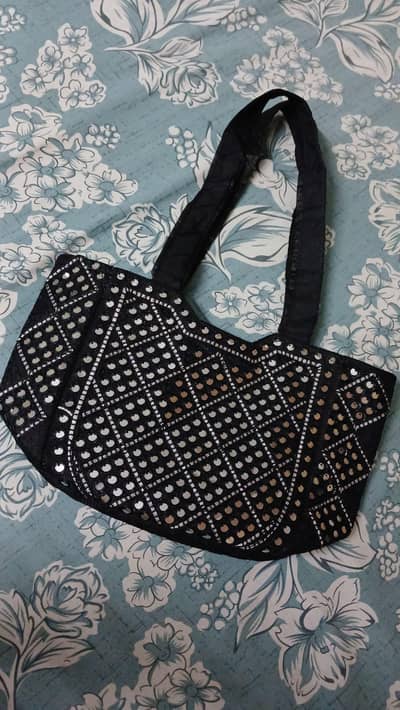 Sitara traditional type bag
