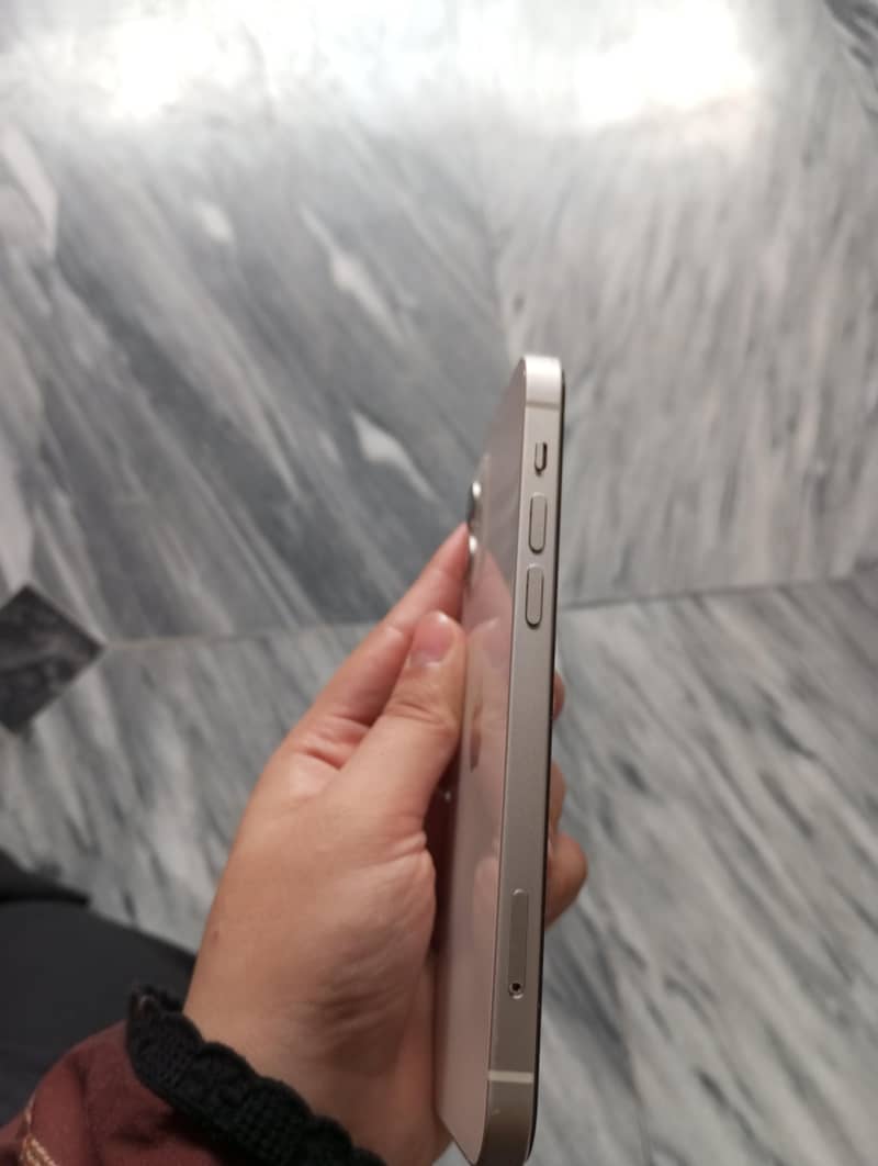 Apple iPhone 12 3