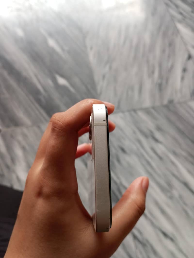 Apple iPhone 12 6