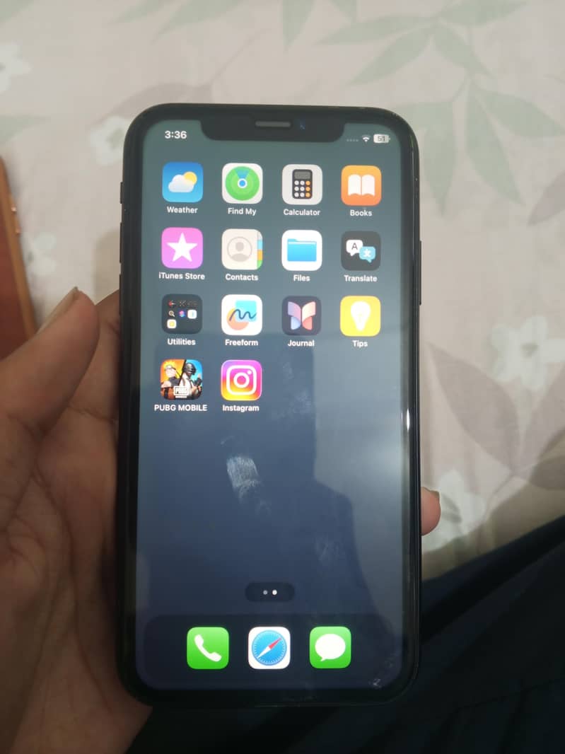 iphone XR 8