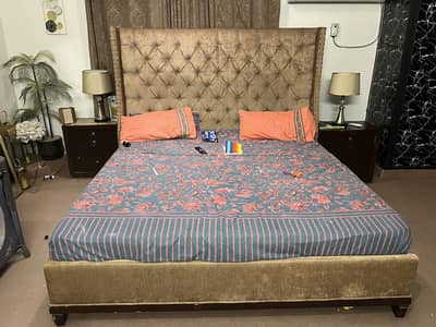 Bed set with side tables
