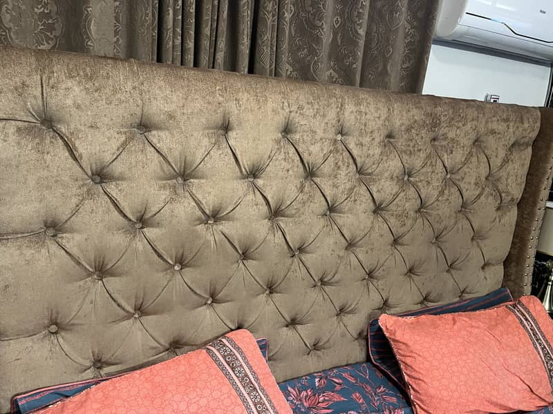 Bed set with side tables 3